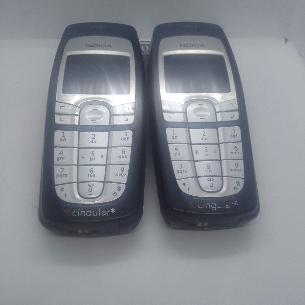 2 Nokia Cell Phones Untested